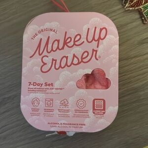 Makeup remover wipes